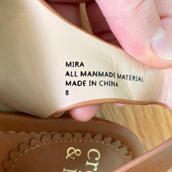 Women’s size 7 Crown and Ivy caramel colored sandals with wooden 1 inch heel - Picture 6 of 6